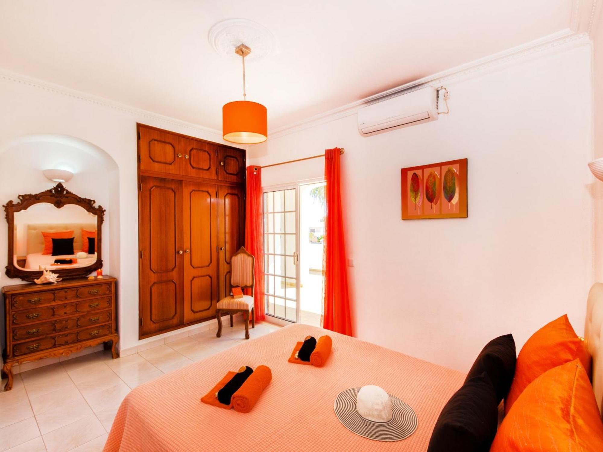 Charming Villa In Albufeira With Private Pool Bagian luar foto